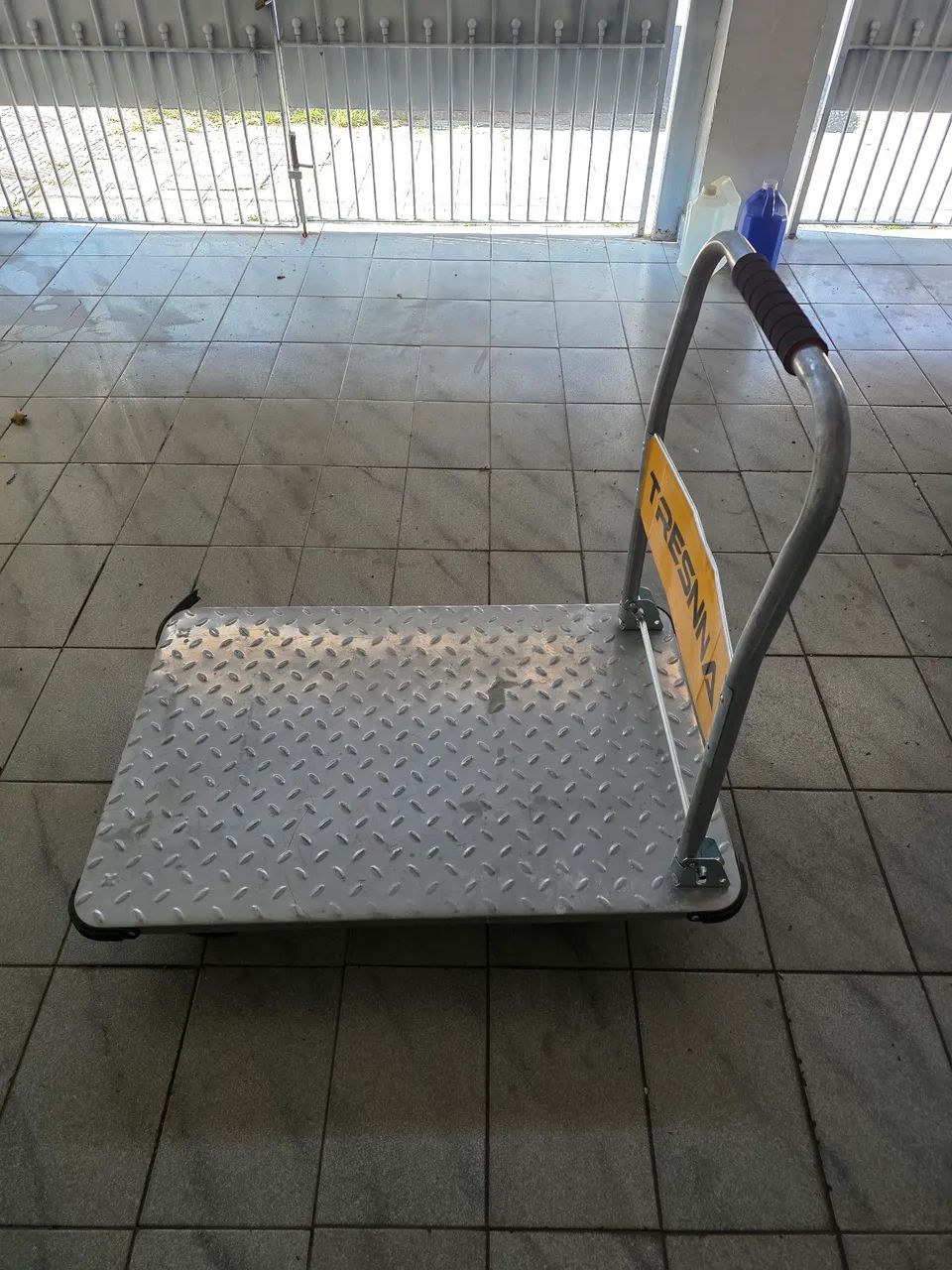 Carrinho de carga com rodas - Foto 2