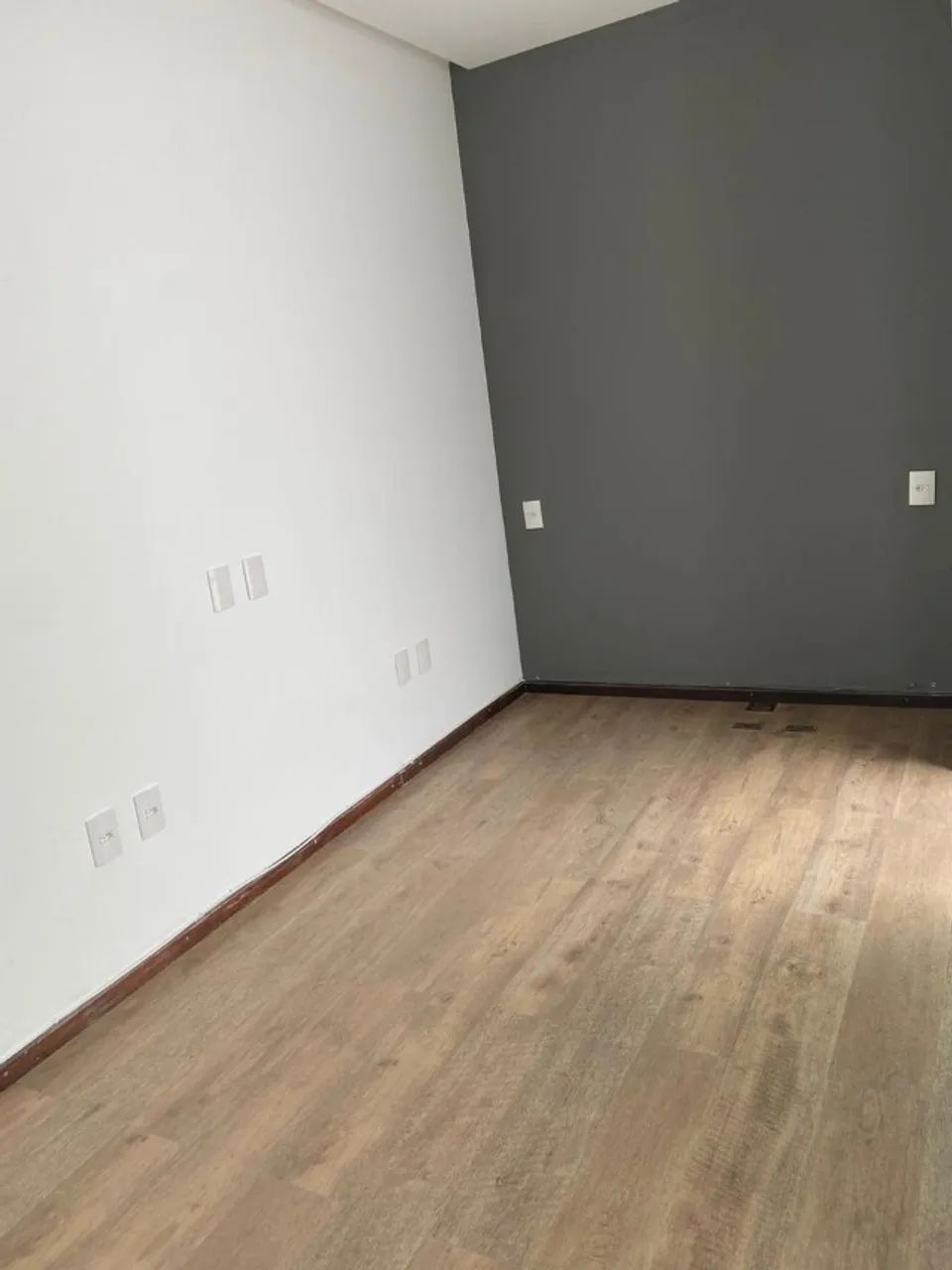 ALUGA-SE PRIMEIRO ANDAR DE 76M², PARA PONTO COMERCIAL EM PETRÓPOLIS - Foto 4