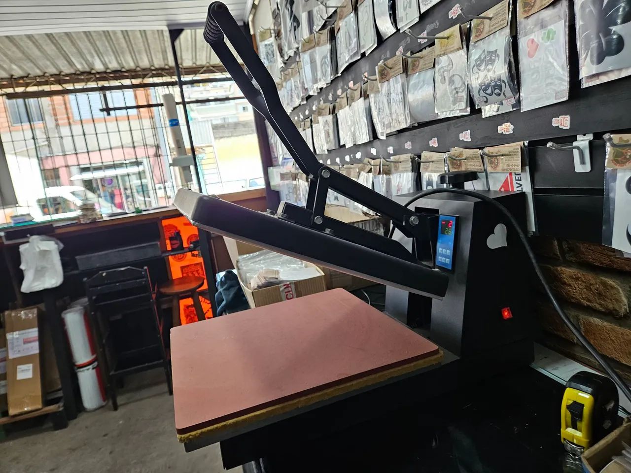 Vendo prensa de camisas + transfer de canecas e copos - Foto 3