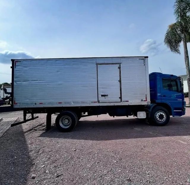 mb atego 1418 4x2 2006 baú 6,8m - Foto 7