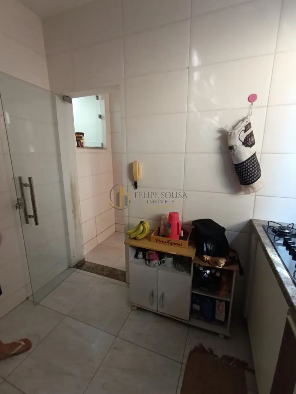CASA COM EXCELENTE ACABAMENTO - AREA GOURMET PRONTA - 2 QUARTOS E 1 VAGA - Foto 4