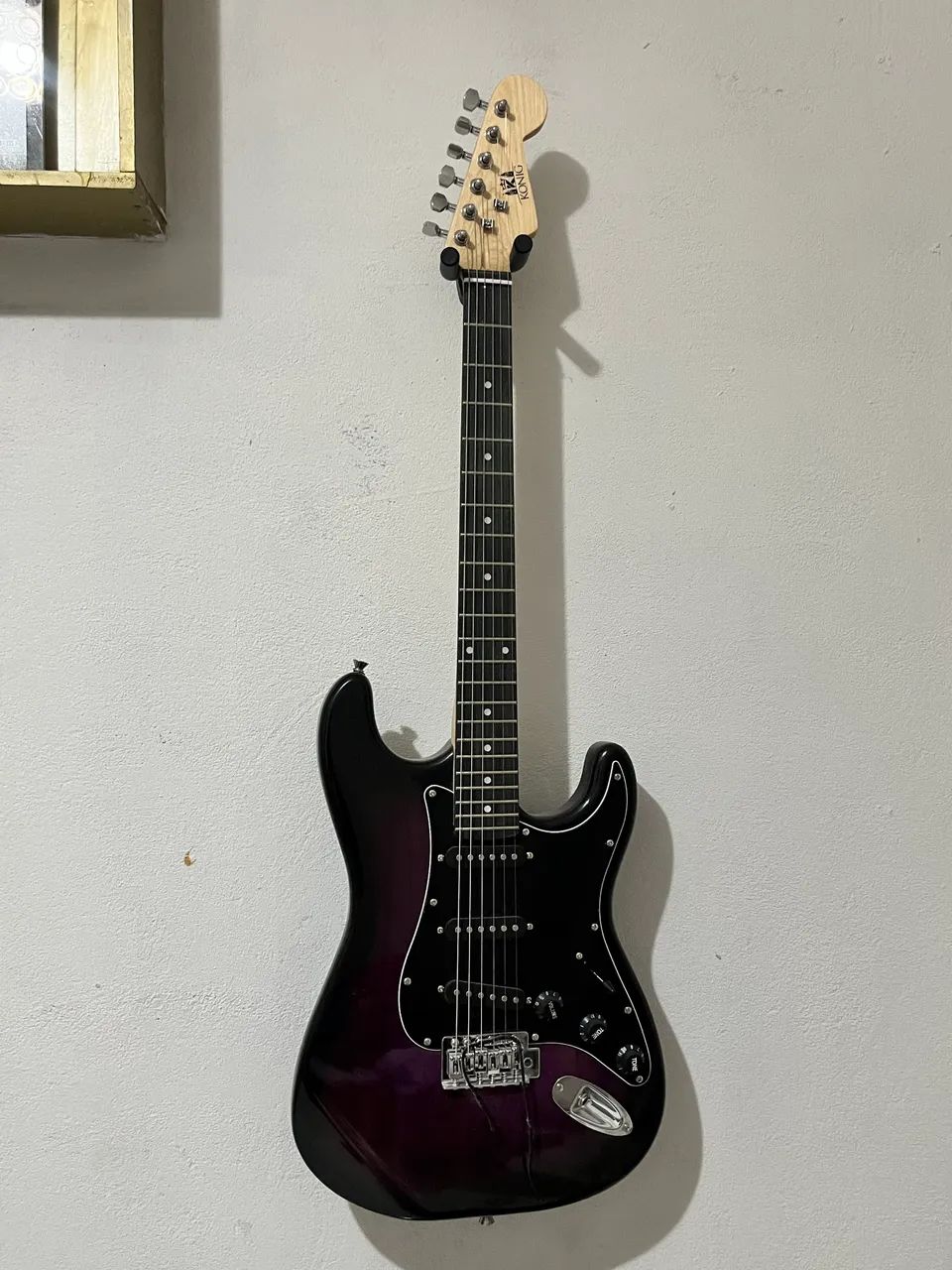 Vende-se guitarra