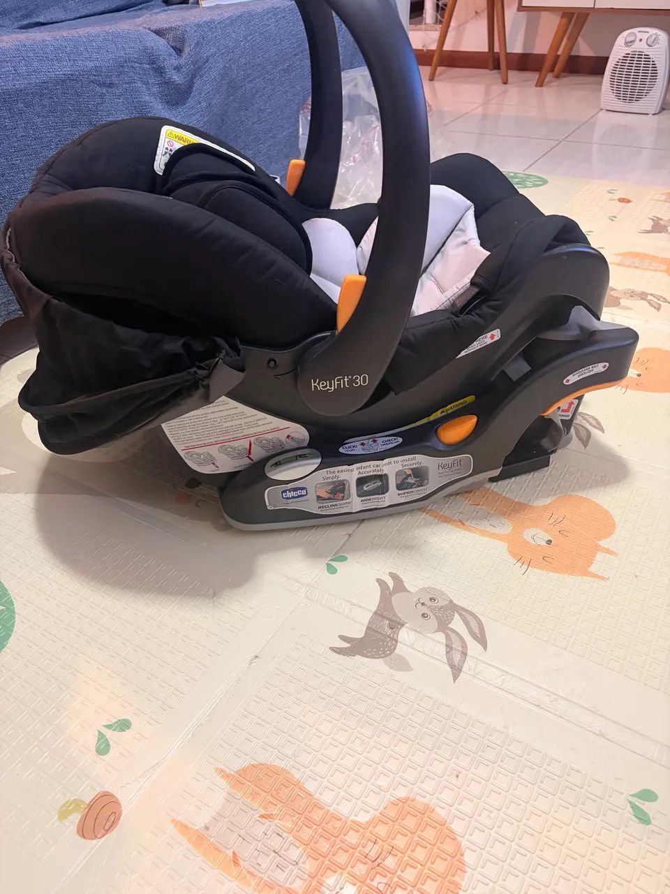 Bebê conforto chicco seminovo com base para carro - Foto 3