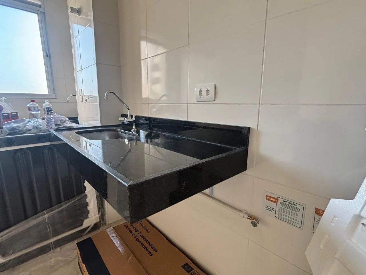 BANCADA EM GRANITO COM CUBA PARA COZINHA E TANQUE - Foto 2