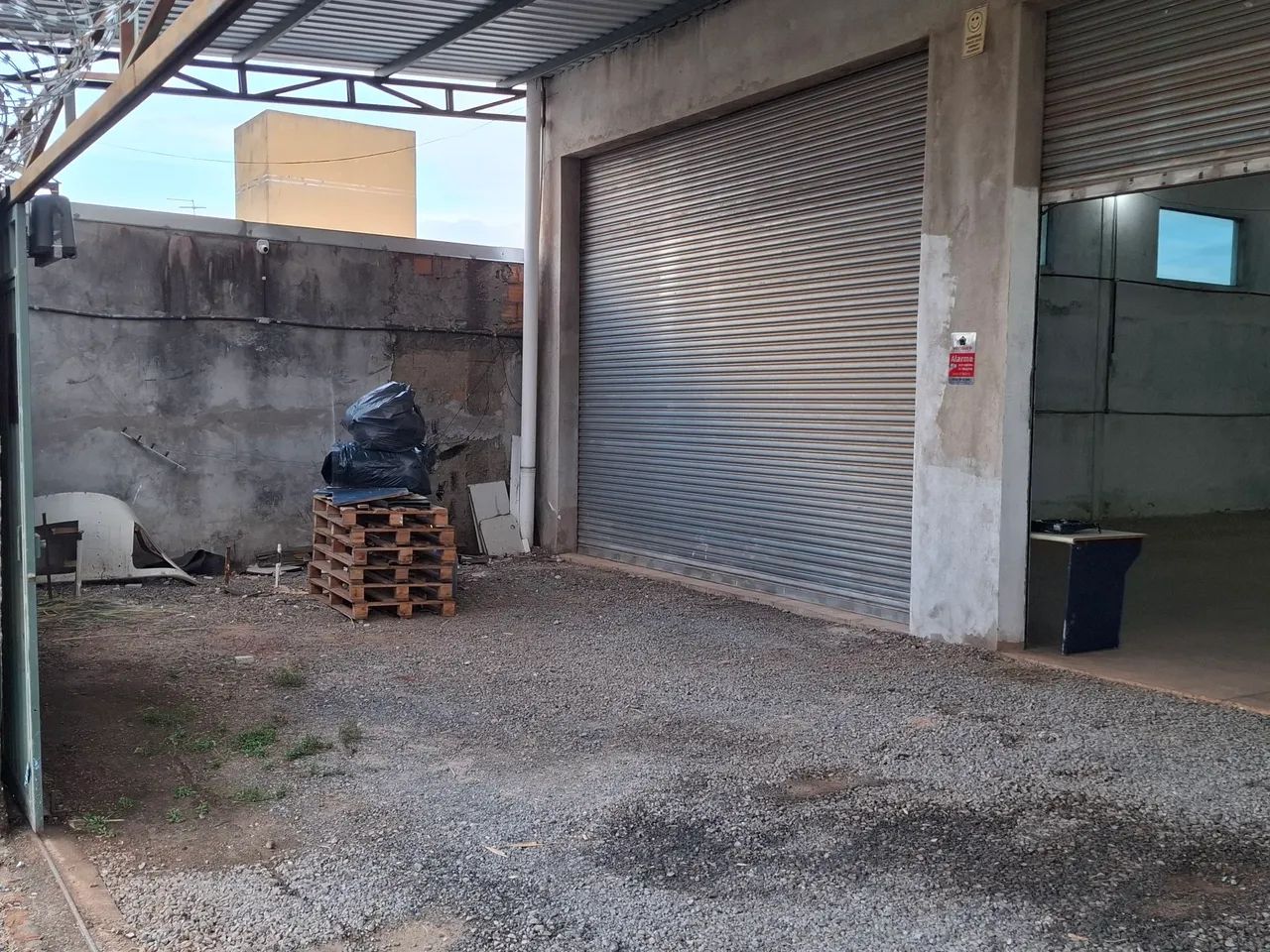 Galpão + mezanino pro Administrativo - Foto 2