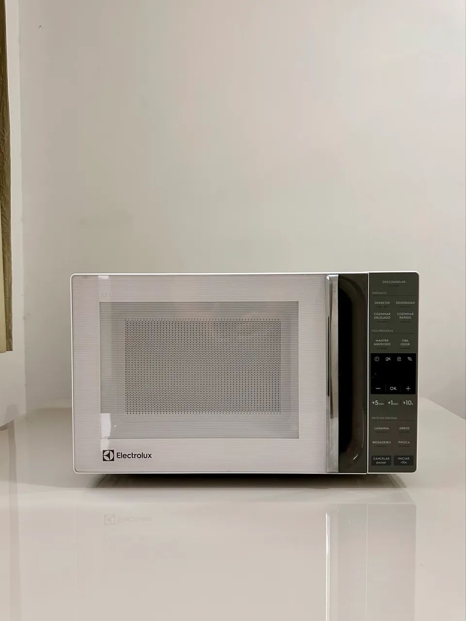 Micro ondas Eletrolux 25l 127v - Foto 4