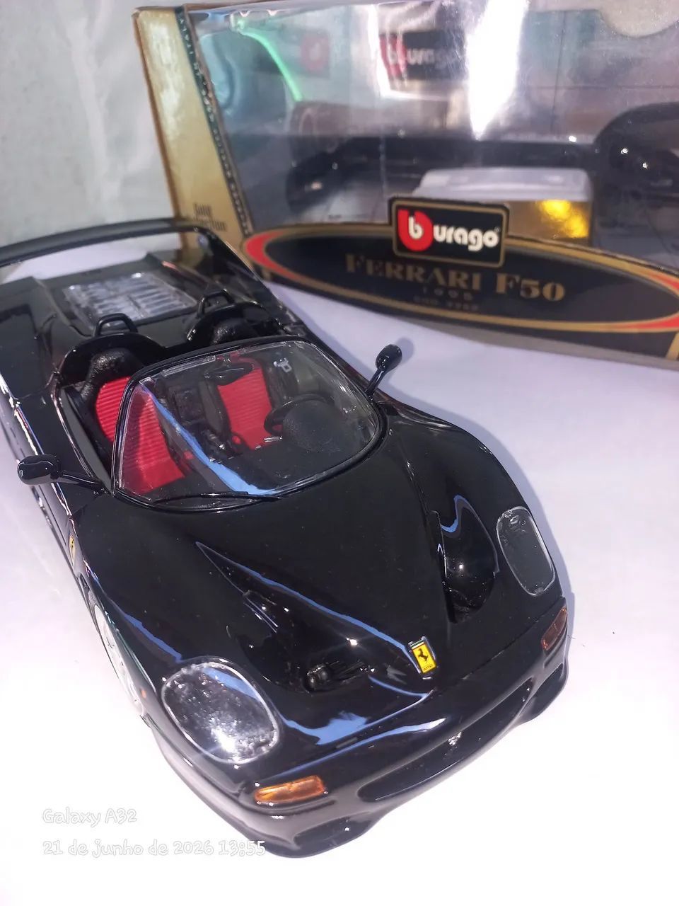 Ferrari f-50 preta marca burago 1/18 preta - Foto 4