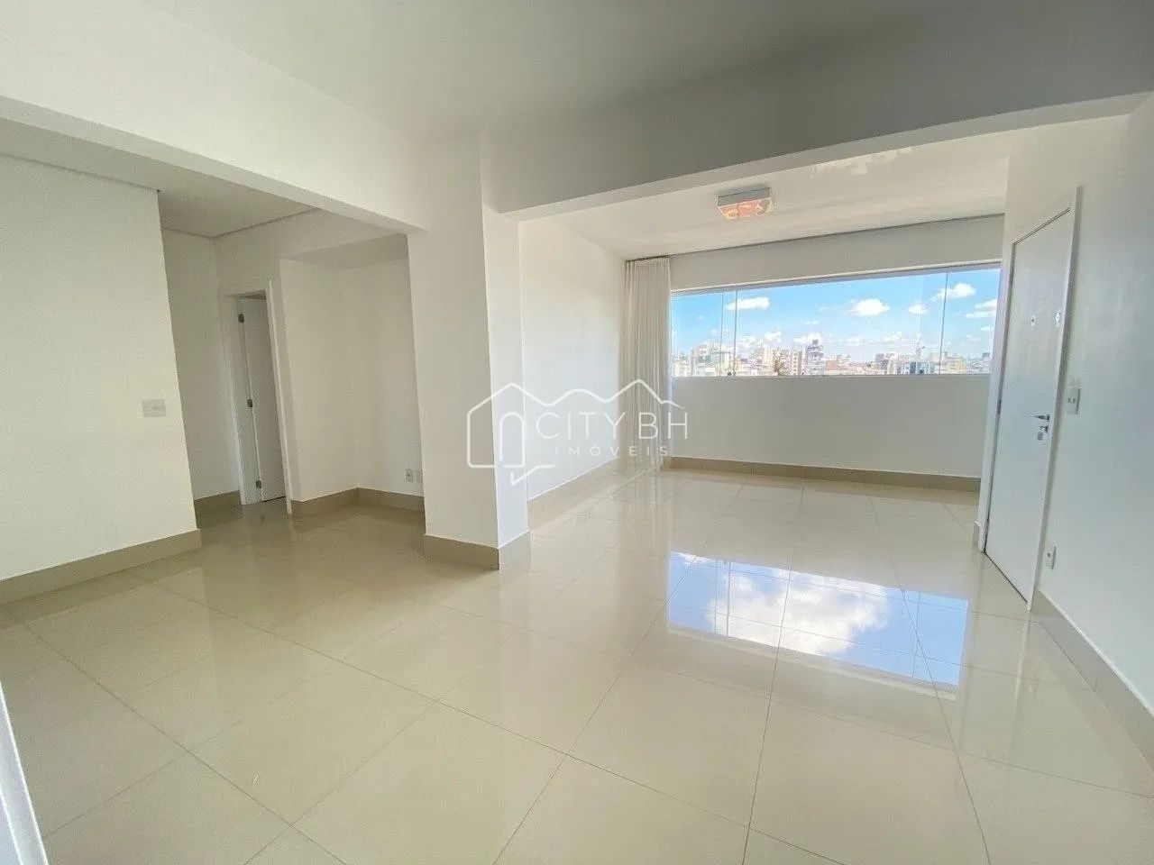 Apartamento com 120m², 4 quartos, 4 vagas, no Prado.