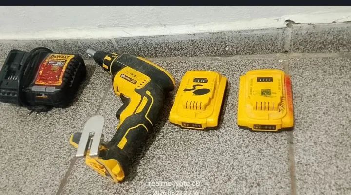Vendo parafusadeira Dewalt  - Foto 4