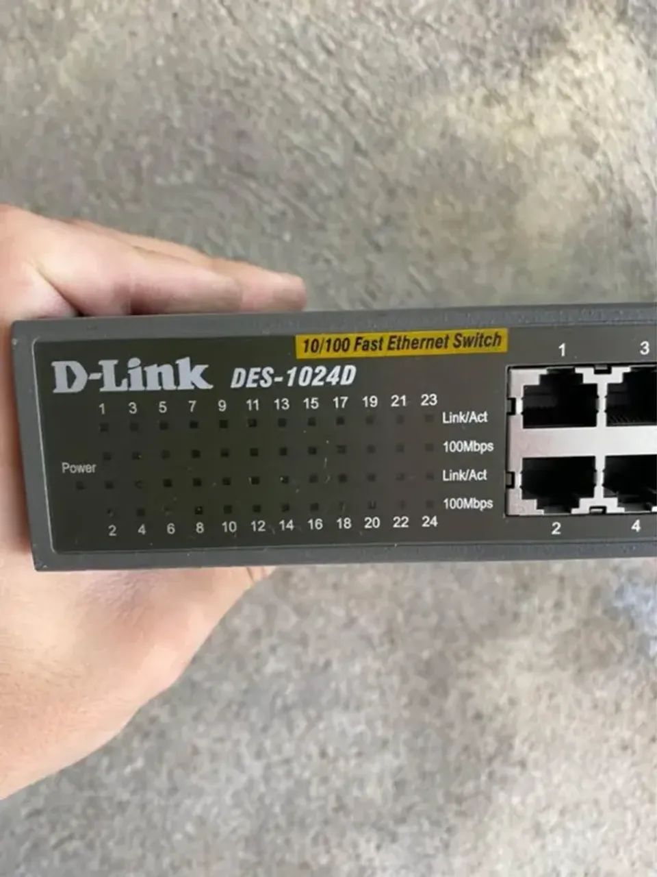 Switch 24 portas 10/100 DLINK DES1024D (leia o anúncio) - Foto 2