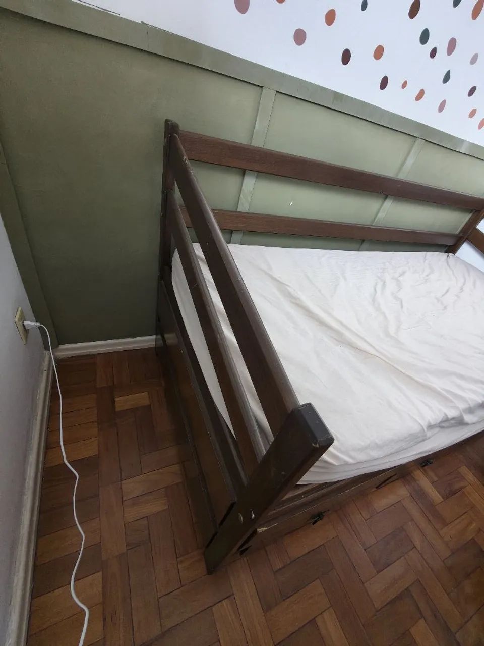 CAMA INGLESA SOLTEIRO MADEIRA MACIÇA  - Foto 4