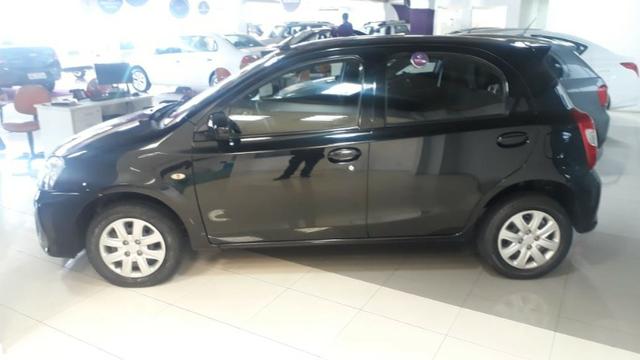 Toyota Etios XS 1.5 2018 emplacado 2020 - Foto 2
