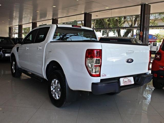 Ford Ranger 3.2 V6 XLS CD 4P - Foto 2
