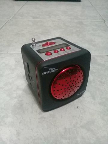 Vendo esta caixinha de som D-909