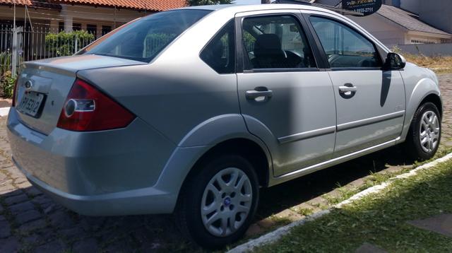 Fiesta sedan 1.0.$18.800 - Foto 9
