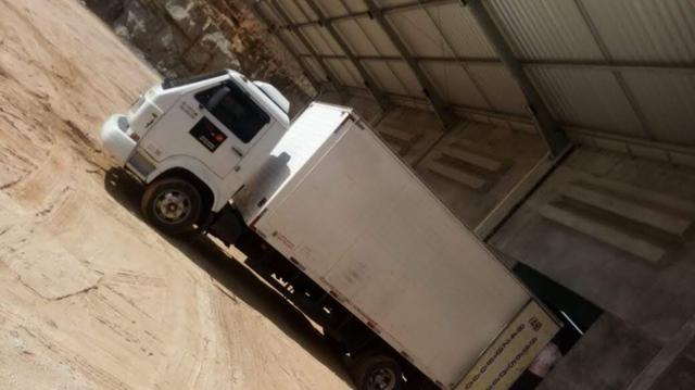 Vendo caminhão com ar condicionado - Foto 2