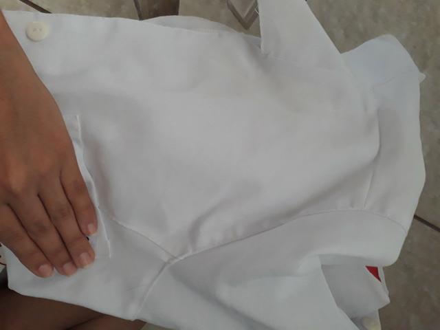 Vendo jaleco novo bordado,roupa azul do centro cirúrgico e duas louças personalizadas