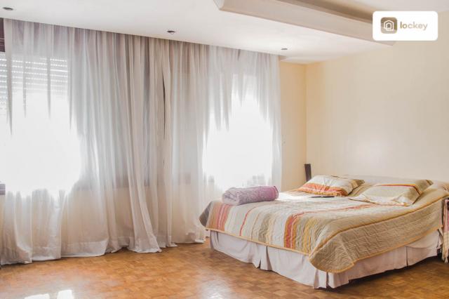 Casa com 450m² e 5 quartos
