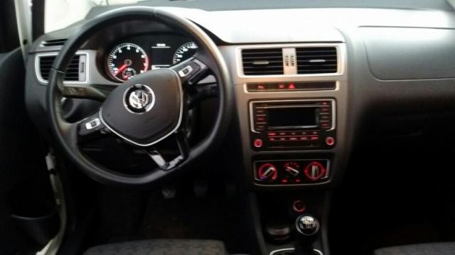 VOLKSWAGEN FOX COMFORTLINE 1.6 8V Branco 2015/2016 - Foto 6