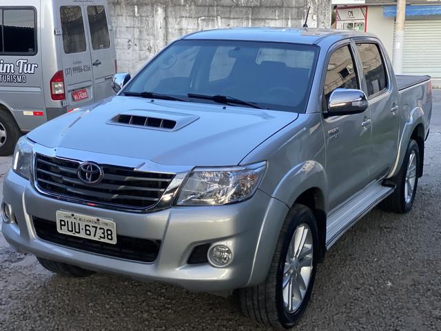 TOYOTA HILUX SRV 3.0 4x4 DIESEL AUTOMÁTICA - Foto 3