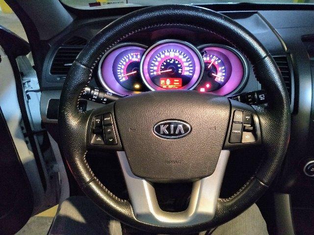 Sorento 7 Lugares 2012 (Aut. 4x4 V6 277CV) - Foto 16