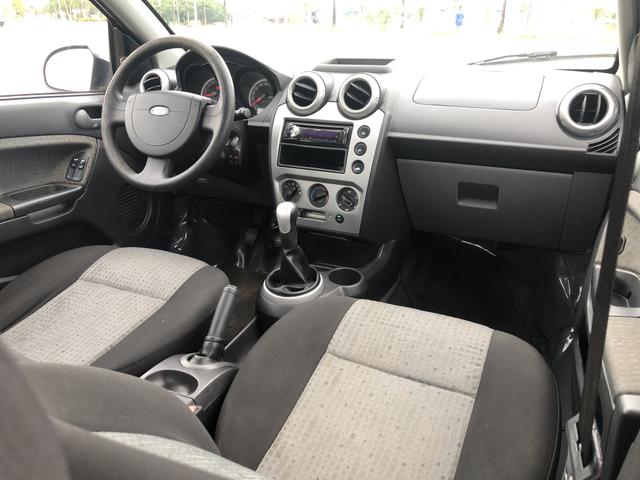 Fiesta sedan 1.6 13/14 - Foto 6