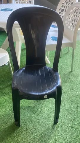 Conjunto de mesa + 04 Cadeiras Plásticas Capacidade 182kg - Foto 2