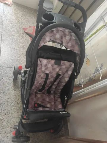 Vendo um carrinho de bebê por 230 reais 