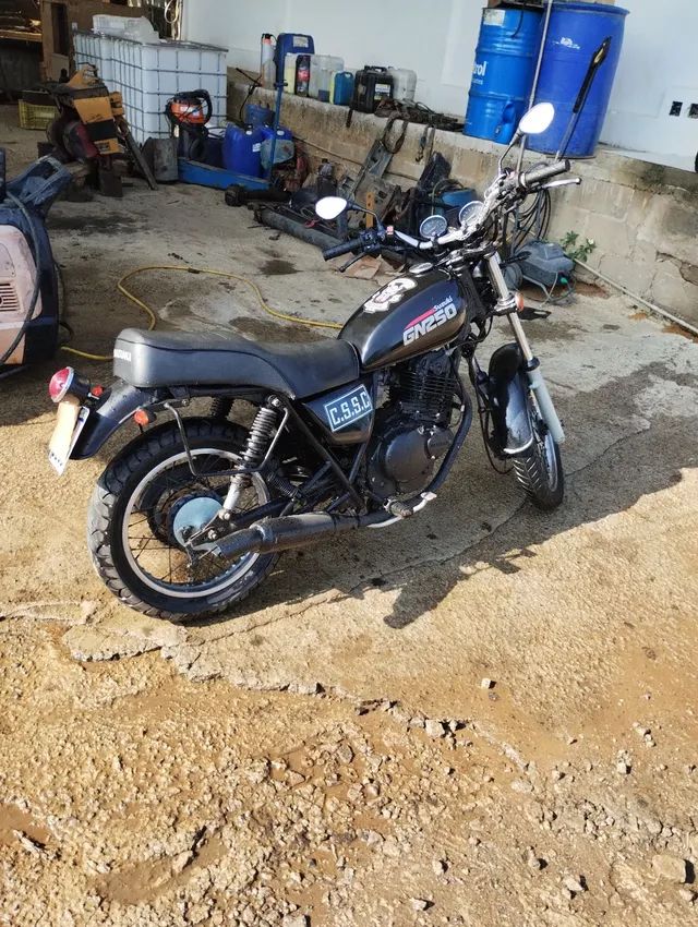 Motoqueiros Viajantes: SUZUKI INTRUDER 250