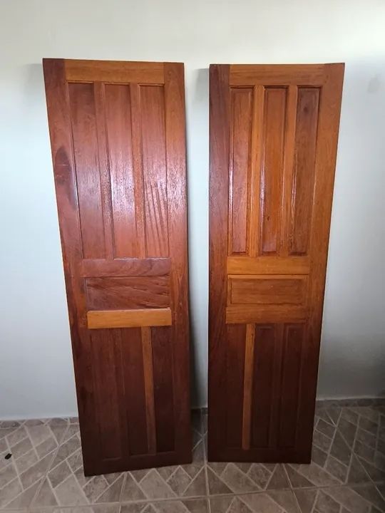 Par de Portas de Madeira Maciça. 0,6m x 1,90 m