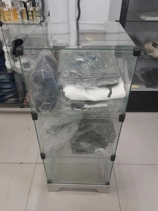 Balcao modulado de vidro com base de aluminio - Foto 5