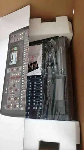 Vendo mesa behringer X32 nova - Foto 2