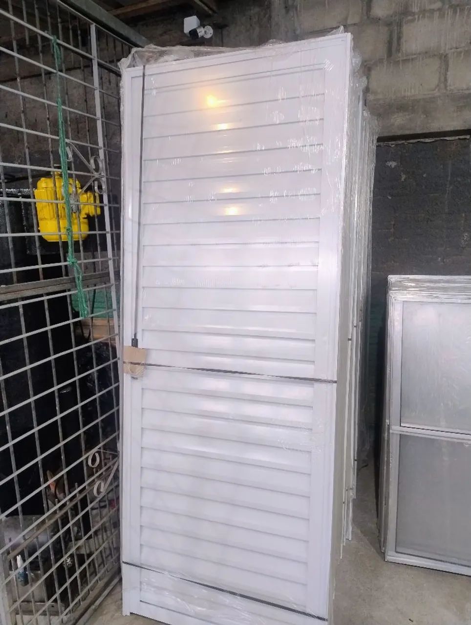 No dinheiro 10% desconto Porta de alumínio Nova 80/210 - Foto 4