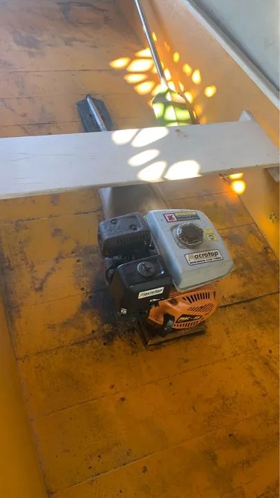 Barco de madeira com motor de centro  - Foto 4