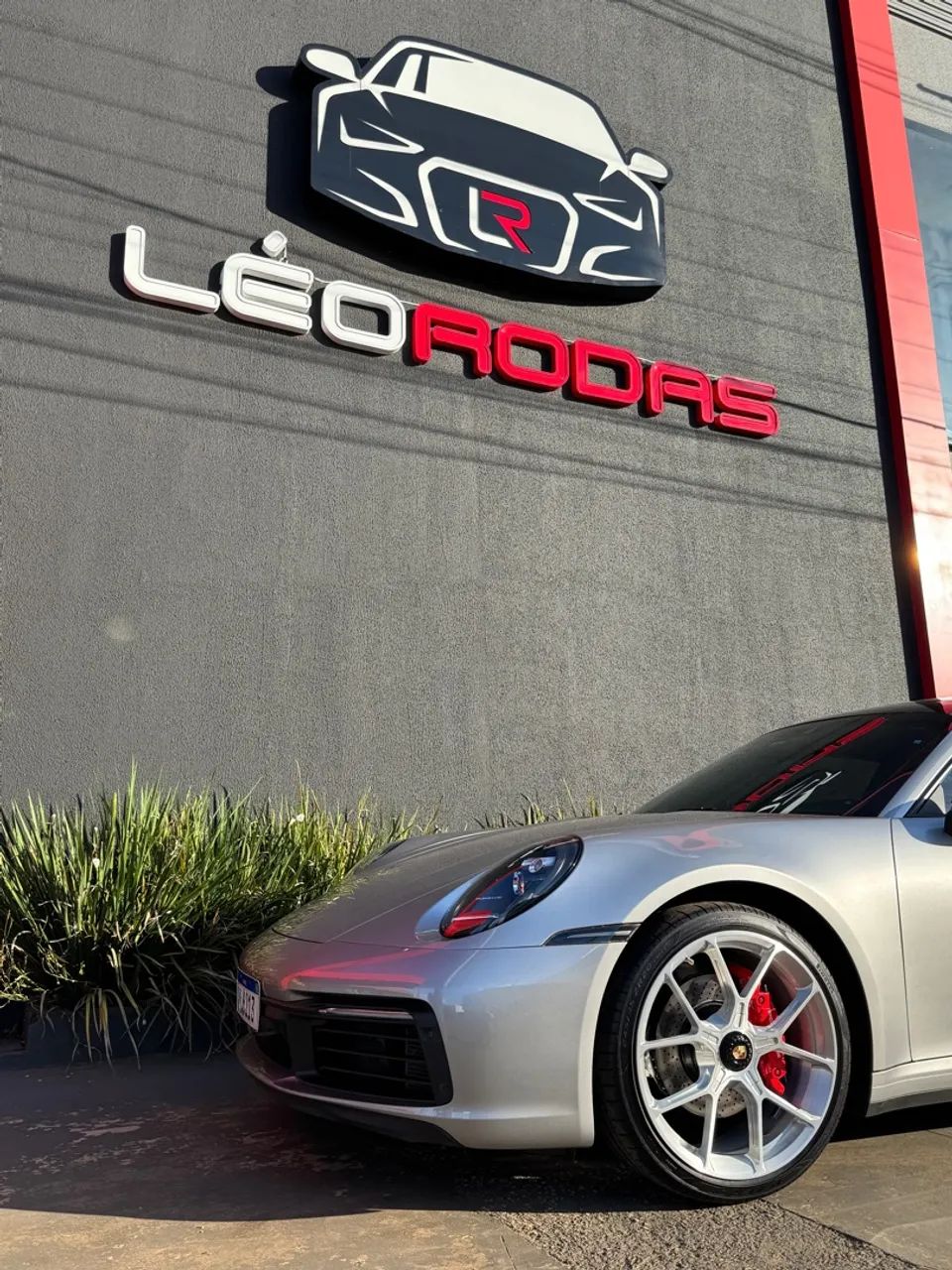 Porsche 911 Prata GT com Rodas forjadas estilo GT3 - Foto 3