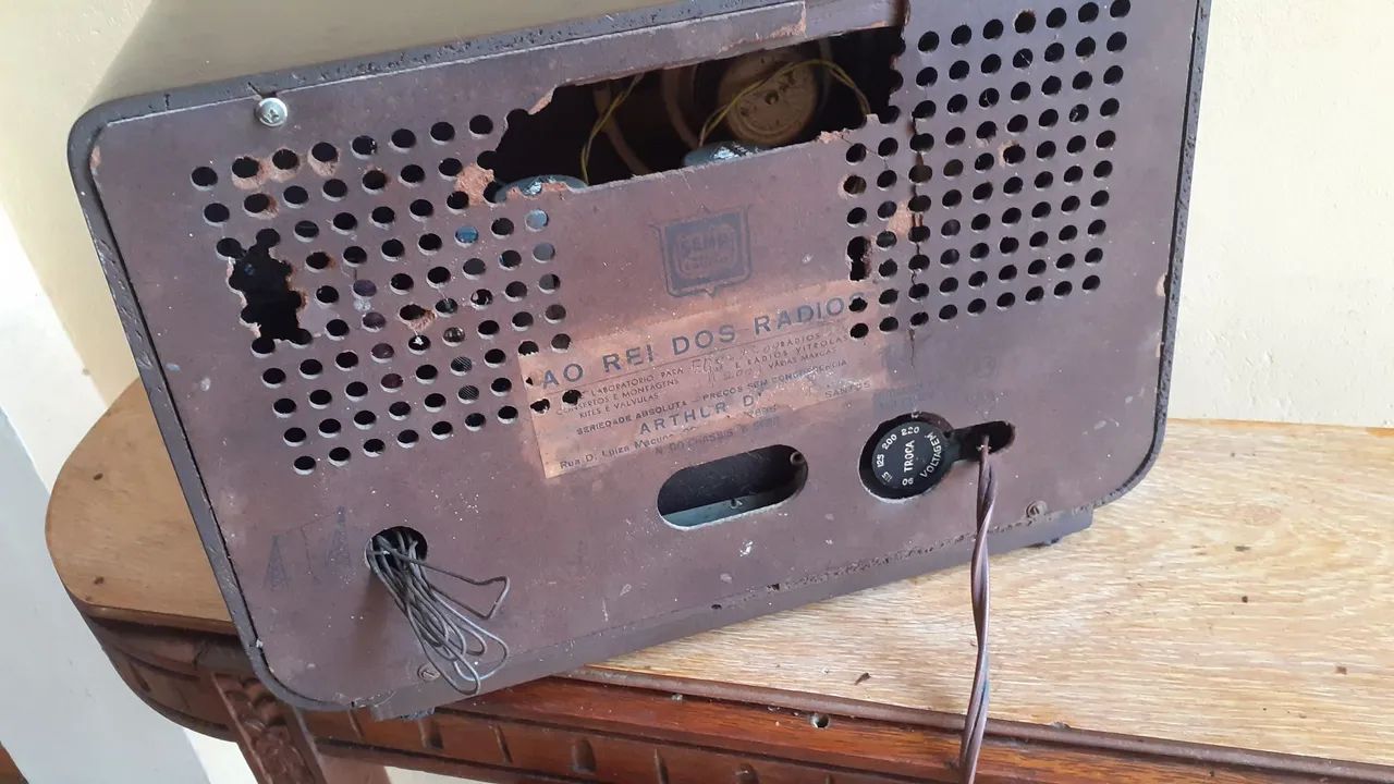 Rádio antigo valvulado SEMP ESTADO geral muito bom valvula com mau contato precionando fuc - Foto 3