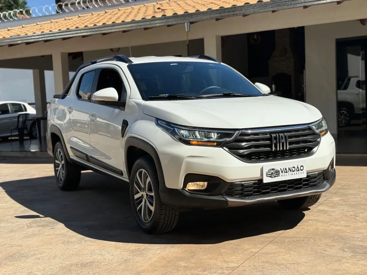 FIAT STRADA 1.3 FIREFLY FLEX VOLCANO CD MANUAL BRANCO 2023