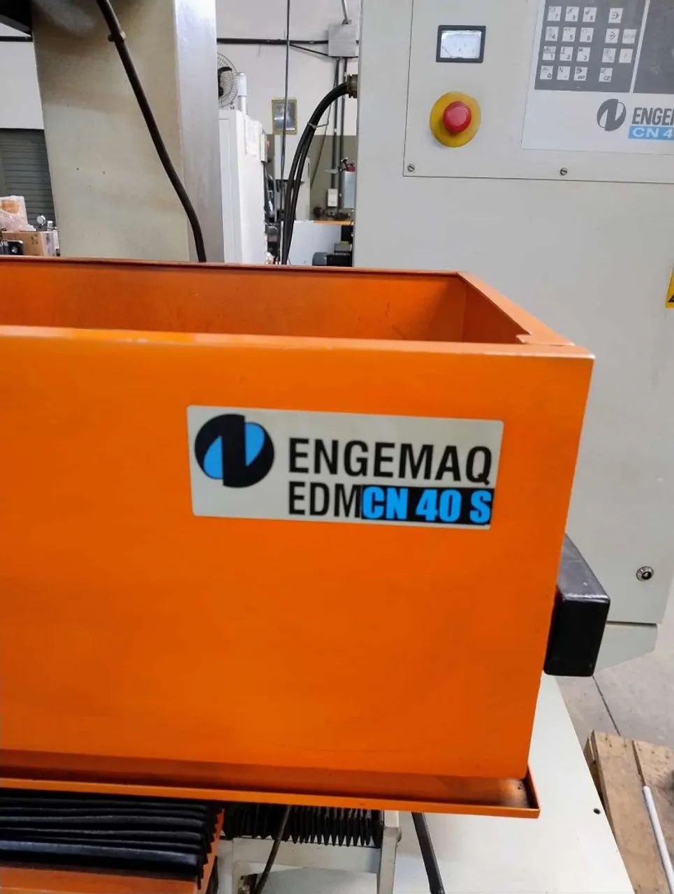 Eletroerosão Engemac EDM CN40S - vendo ou troco - Foto 6