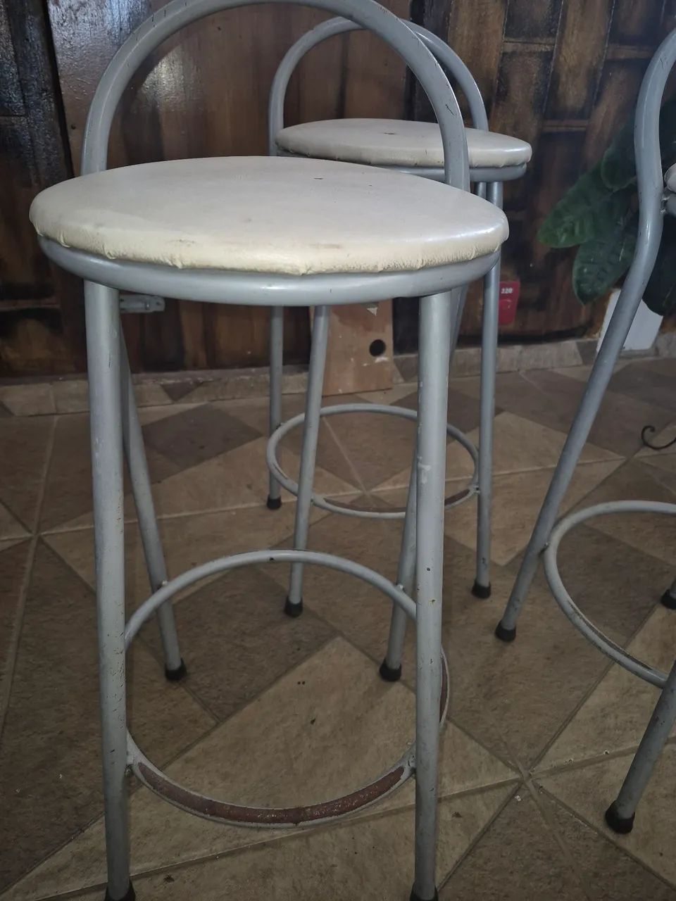 Traditional Round Stool65153866526338123