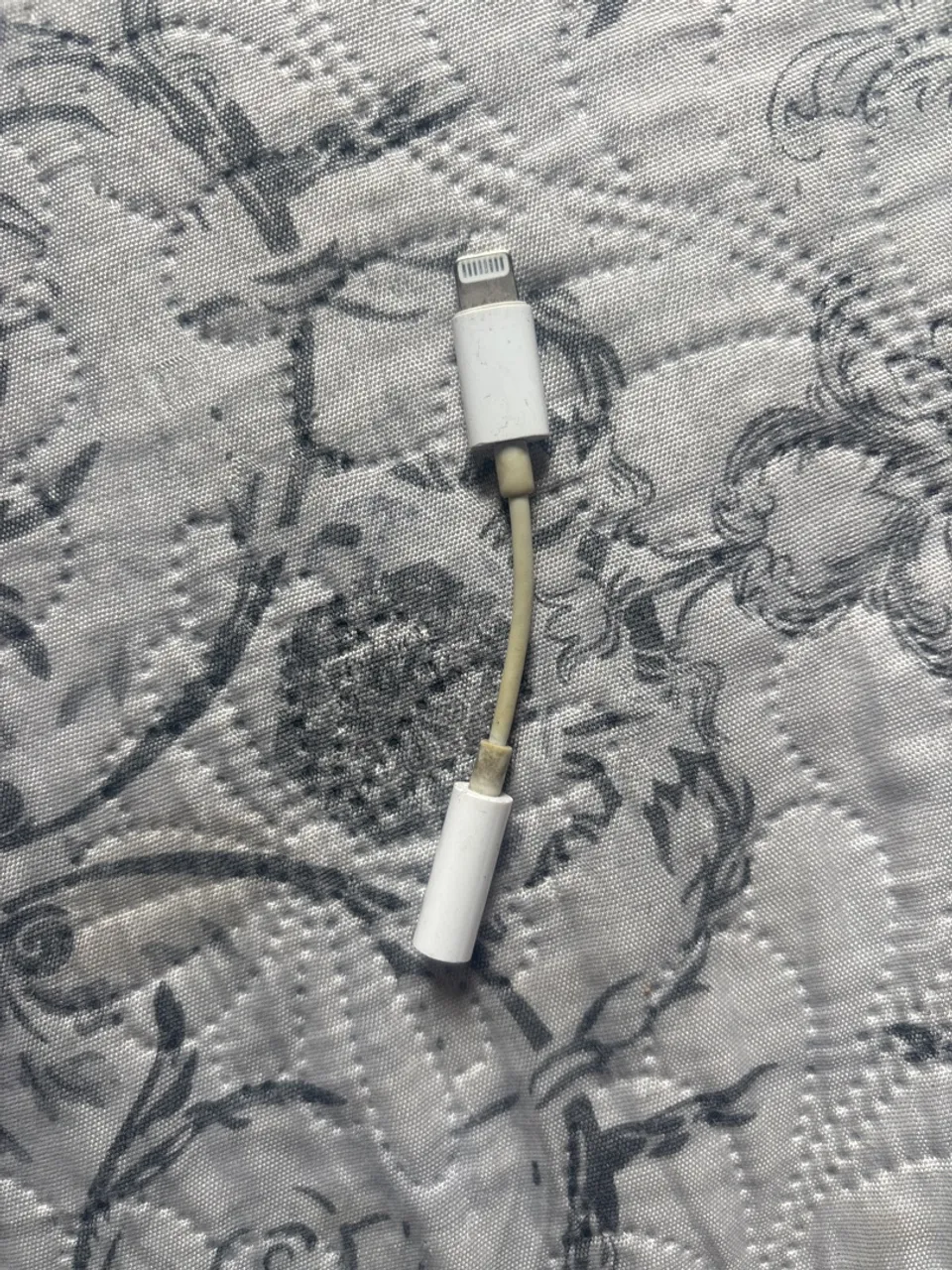 Adaptador Original Apple Lightning-P2 Veio junto com o iphone !