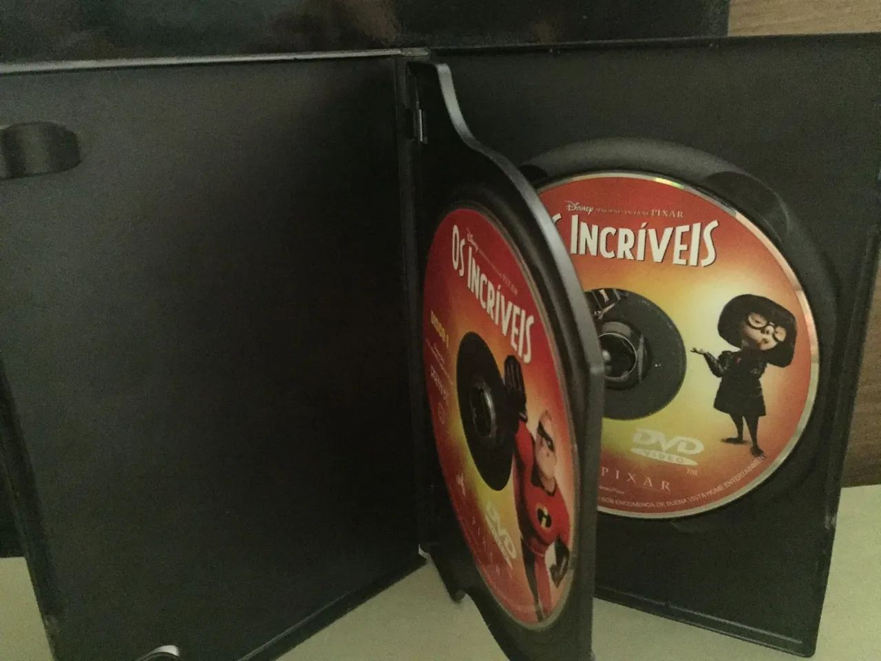 DVD DUPLO - Os Incríveis  - Foto 6