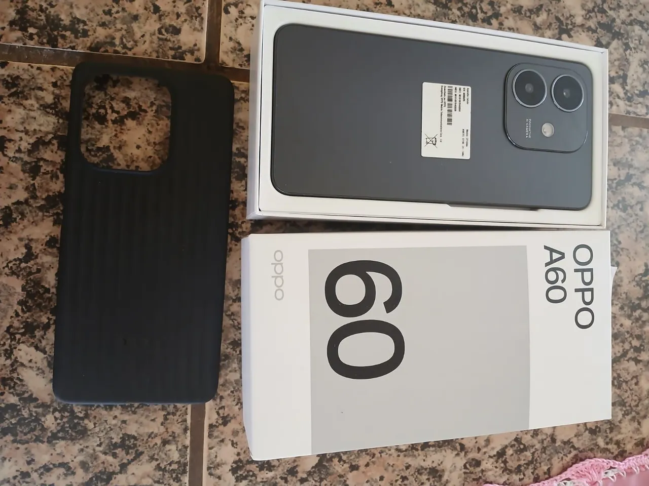 OPPO A60 - Novo na caixa!