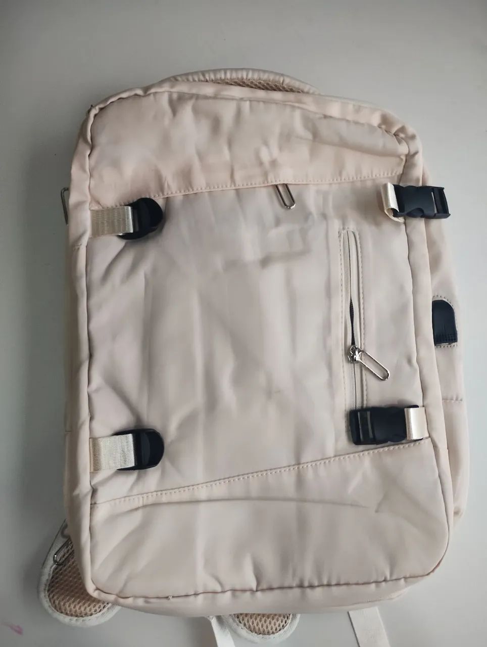 Kit com 2 mochilas -Mochila Bege com Detalhes Modernos