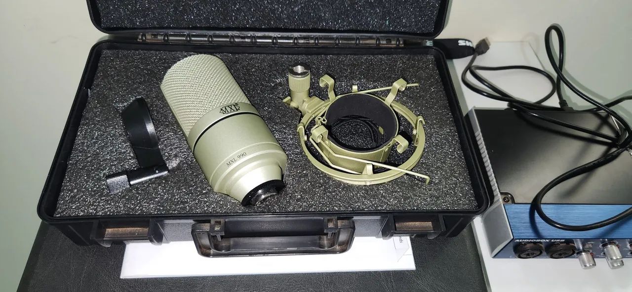 Kit Microfone Condensador MXL 990 + Interface de Áudio