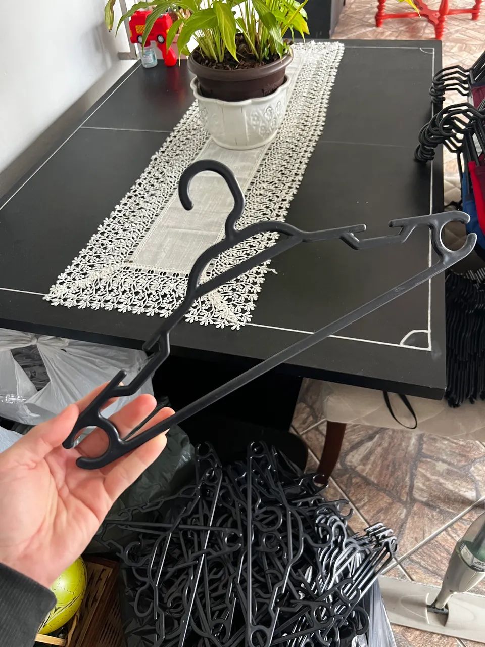 Cabides 100 peças 1 real cada - Foto 2