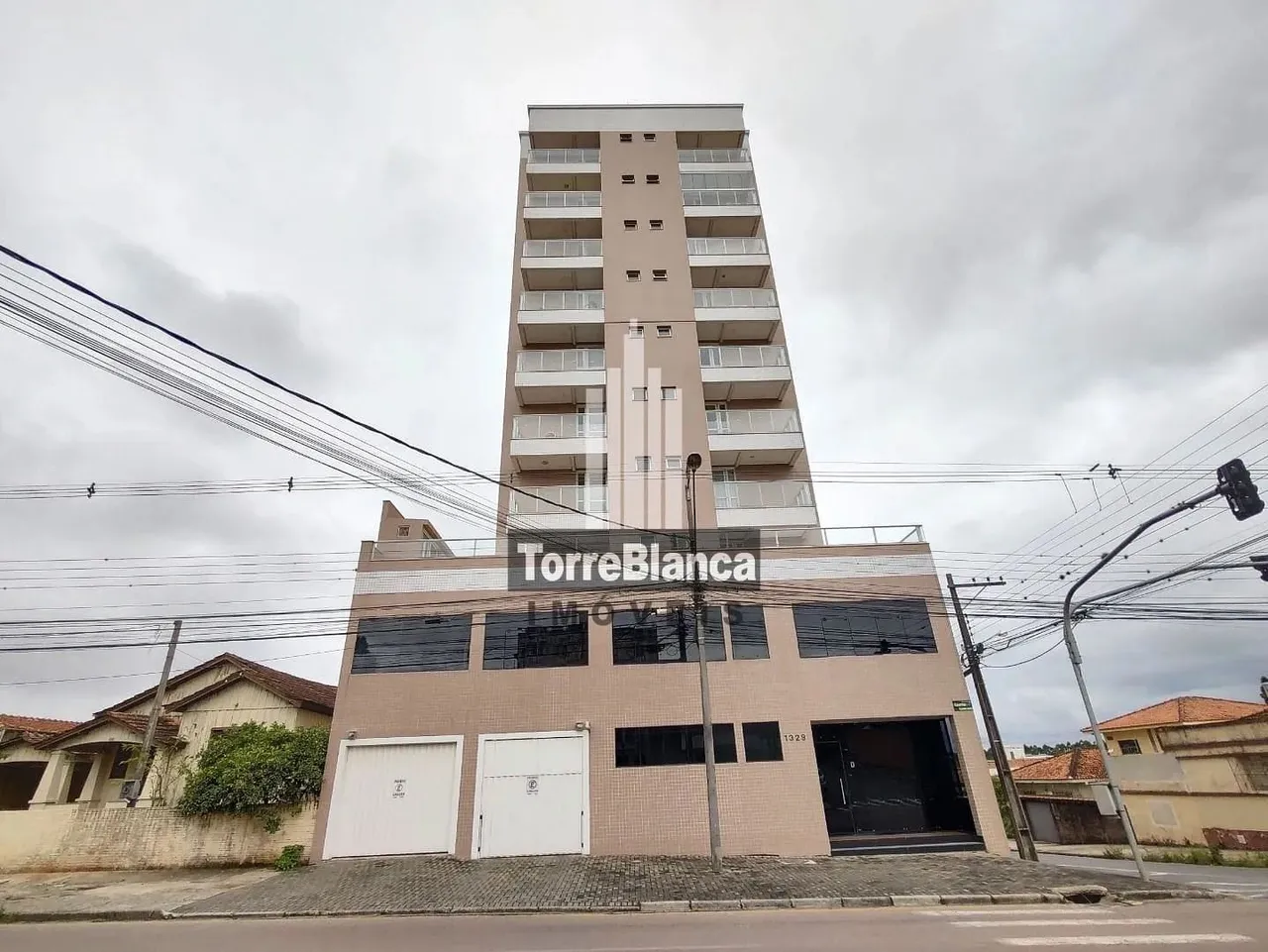 Apartamento, Locação, 3 quartos sendo 1 suíte, 2 vagas de garagem, 120m², Edifício Cecília