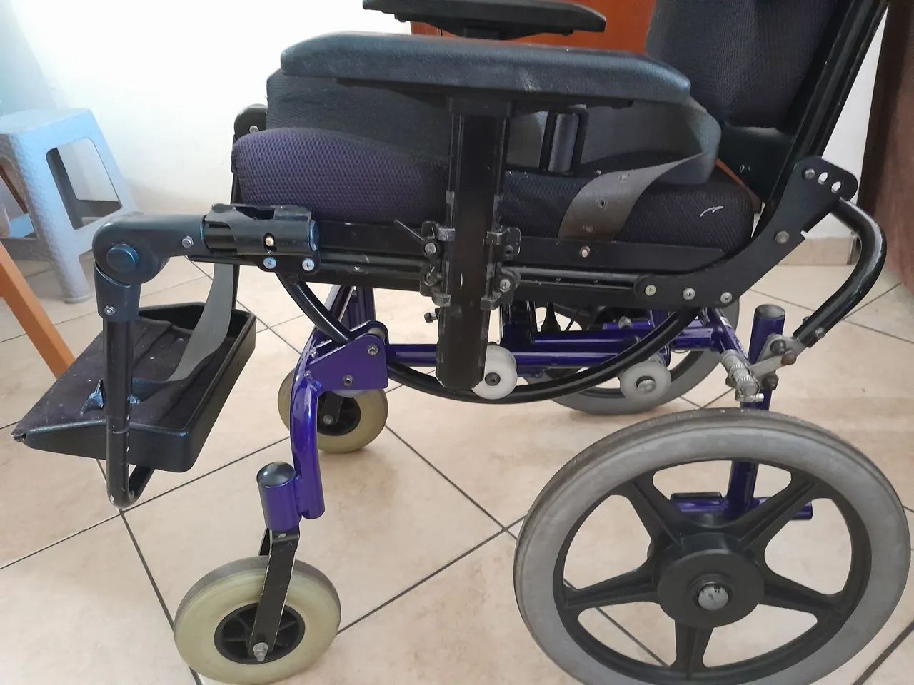Cadeira de rodas T1 - Foto 4