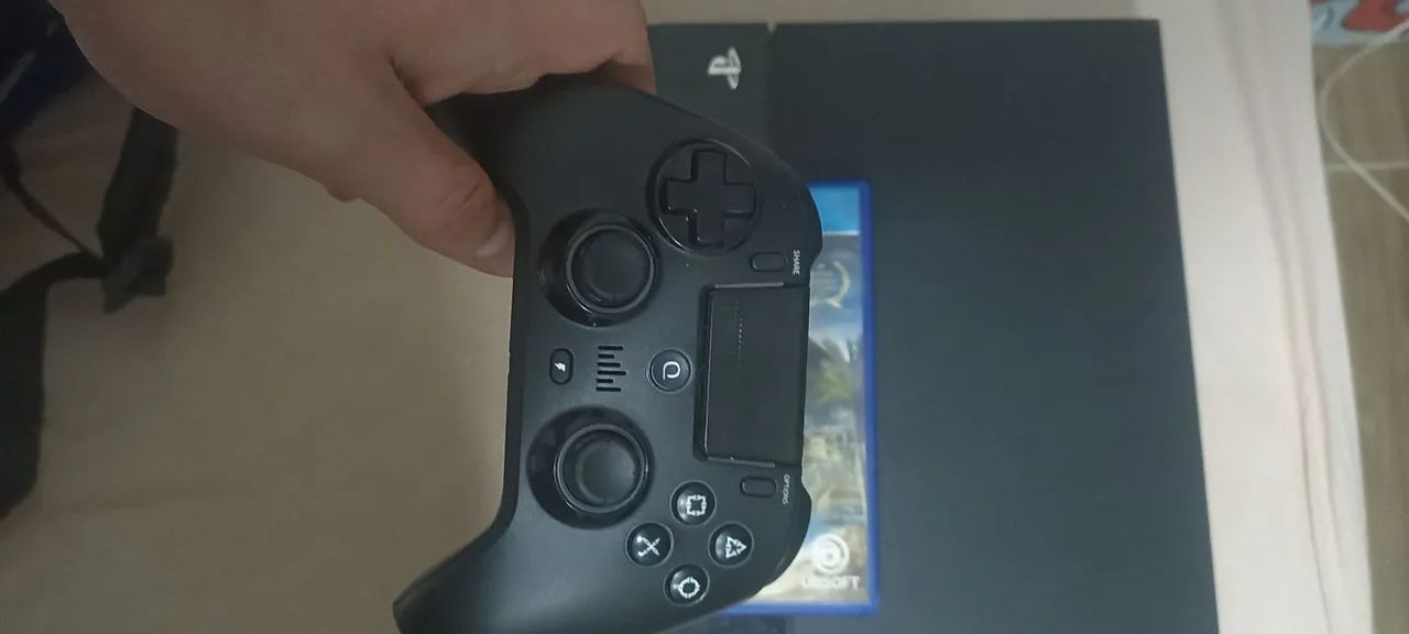 SÓ VENDA!! Playstation 4 fat com Controle pro e Jogo - Foto 4