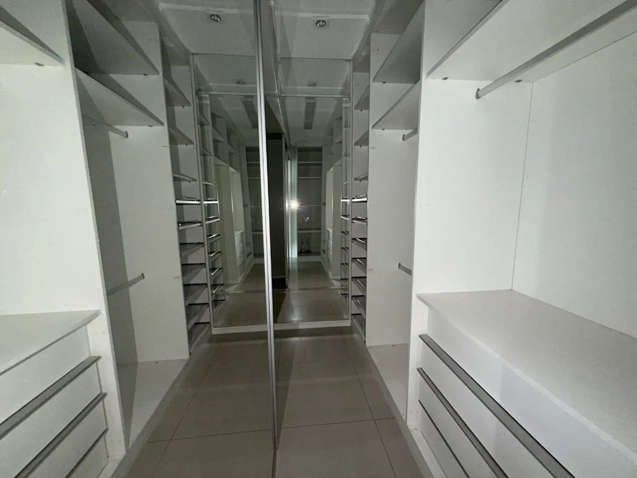HAPPY DAYS, Aleixo. 138 m², nascente, 3qts/2stes/sala de jogos e 2 vgs - Foto 4