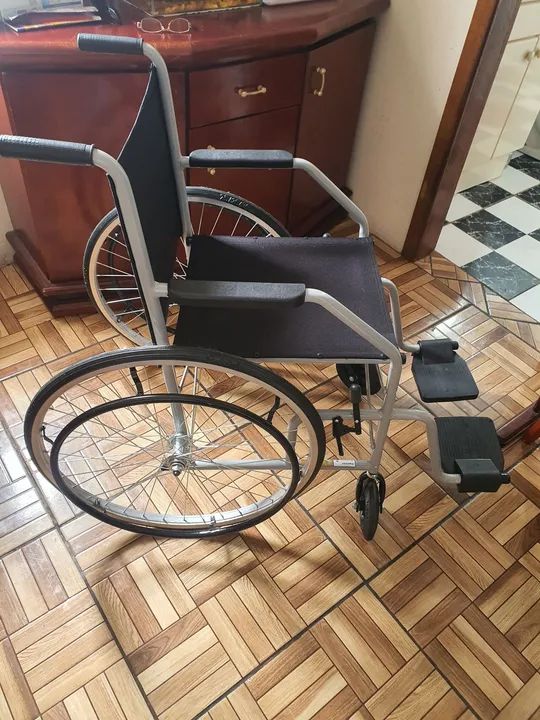 Cadeira de rodas em ótimo estado!